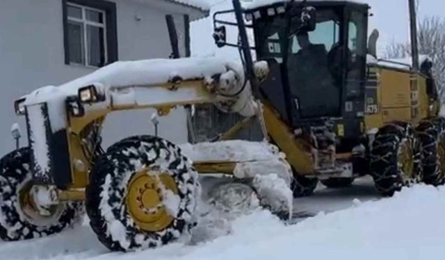 Kar Yağışından 26 Köy Yolu Kapalı!