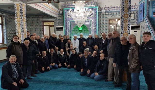 Kozlu’da “Sabah Namazı Buluşması” Topbaşı Camii’nde Gerçekleştirildi...