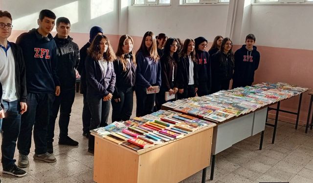 Kardeşlik Sözde Kalmadı Öğrenciler Kütüphaneye Kitap hediye Ettiler Okul Bahçesine Fidan Diktiler