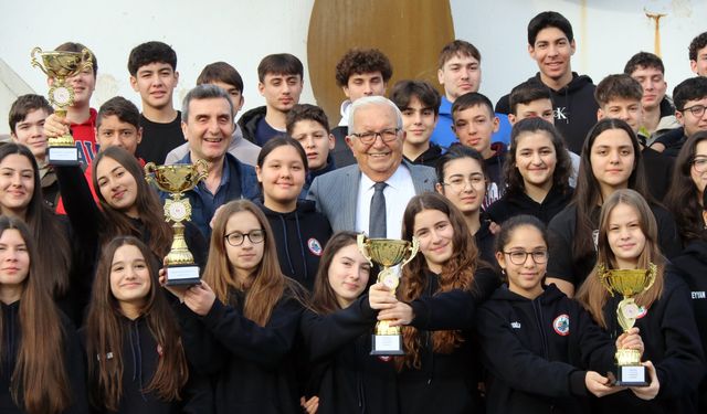 Başkan Posbıyık, Belediyespor Basketbol Alt Yapı Sporcularını ağırladı!