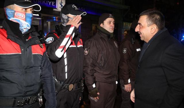 Vali Hacıbektaşoğlu, Güvenlik ve Sağlık Personelini Ziyaret Etti