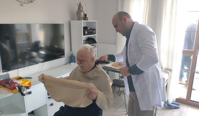 Gökçebey Belediyesi Evde Berber Uygulamasını Hayata Geçirdi...