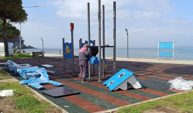 Komşuda Çocuk Oyun Parkı…!