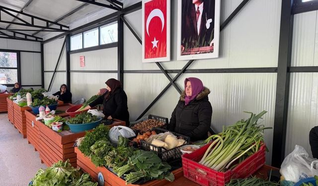 Komşuda Semt Pazarı Hizmete Açıldı!