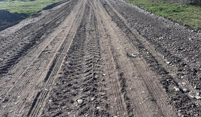 Beldeye 1 Kilometrelik Yol Ağı!