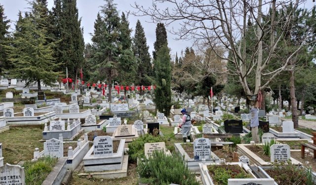 Ereğli’de Mezarlıklar Bayrama Hazırlanıyor