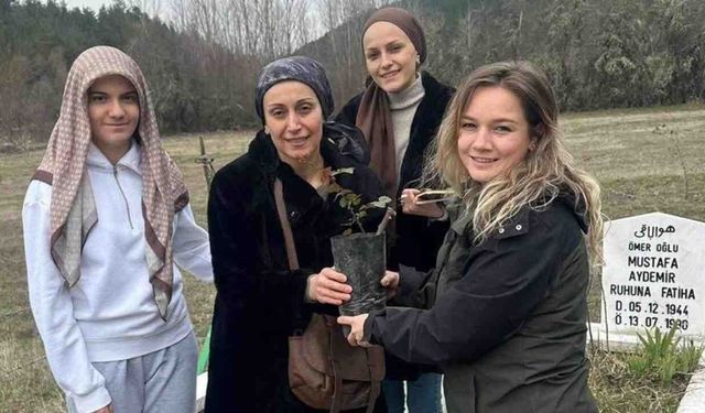 Mezarlıklar Gülle, Gönüller Dua ile Buluştu!