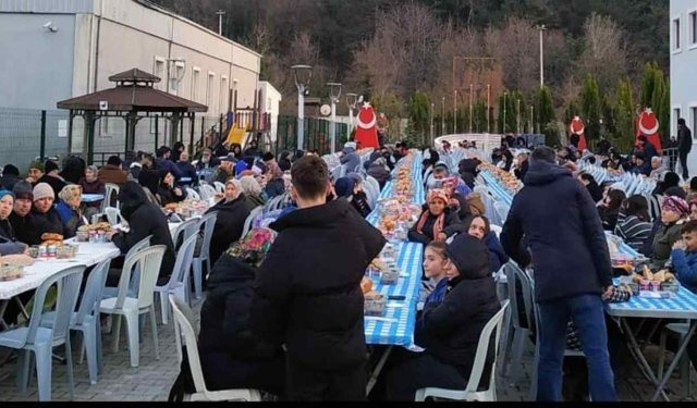 Zonguldak Muslu’da Halk İftarı: Yüzlerce Kişi Aynı Sofrada Buluştu