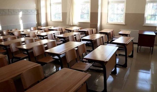 1 Mayıs 2026’da Okullar Tatil Mi? Cuma Günü Ders Var Mı?
