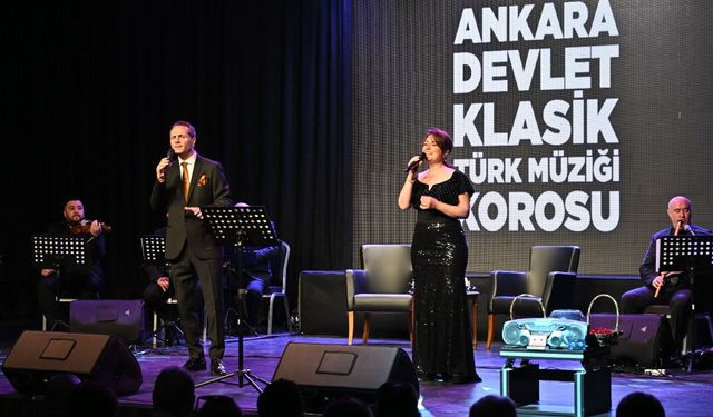 "90’lık Karışık Kaset" Konseri Kdz. Ereğli’de Nostalji Rüzgarı Estirdi