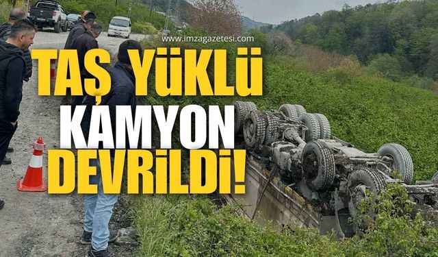 Alaplı’da Korkutan Kaza! Taş Yüklü Kamyon Devrildi