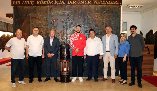 Dünya Şampiyonu Zonguldaklı Alperen Atar'dan GMİS'e Ziyaret!
