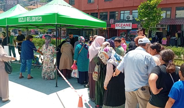 Kozlu Belediyesi'nden Geleneksel Aşure İkramı...