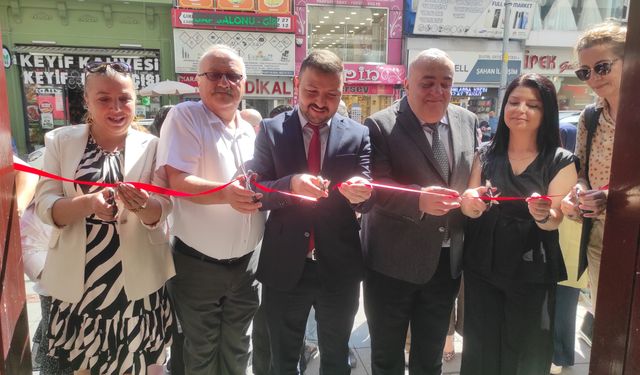 Renkler Umuda Dönüştü! Genç Yüreklerin Eserleri Sergilendi