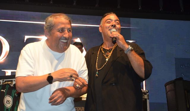 Ozan Orhon’dan Vefa Dolu Konser... Özgürlük Meydanı’nda Duygusal Buluşma