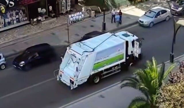 Çevre, Şehircilik Bakanlığı Kilimli Belediyesi'ne Yeni Çöp Toplama Aracı Hibe Etti
