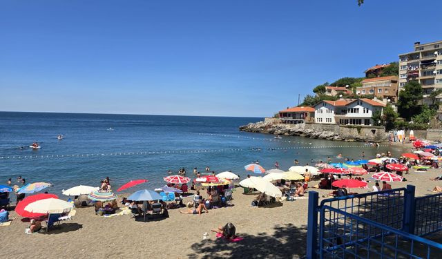 Zonguldak'ta Poyraz Fırtınası Denizi Dondurdu