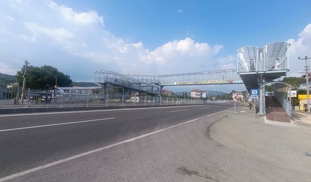 Yollara Hayat Veren Üst Geçit Hizmete Açıldı