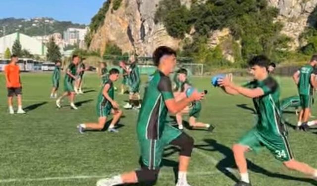 Kozlu Belediyespor Sahaya İndi: Sezonun İlk Antrenmanı Yapıldı