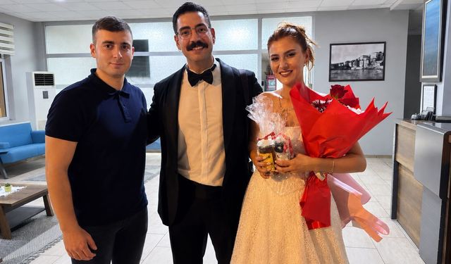 Gelinlik ve Damatlıklarıyla Azim Otel’e Geldiler! Genç Mühendis Çifte Unutulmaz Karşılama