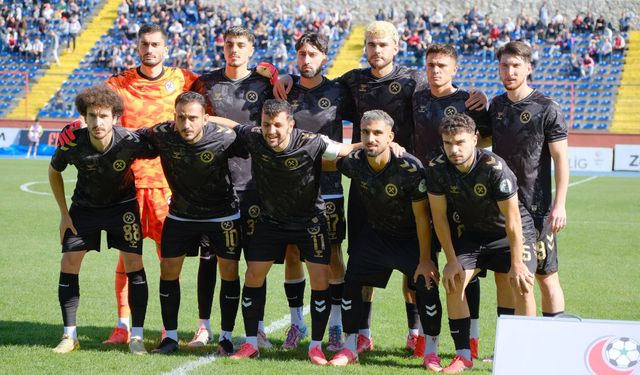 Saha İçinde Sessizlik Saha Dışında Fırtına