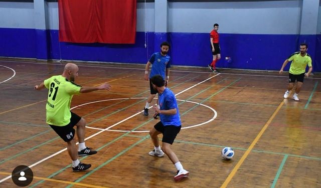 Zonguldak'ta Salonda Tempo Yükseliyor: Kamu Spor Oyunları'nda Futsal Heyecanı!