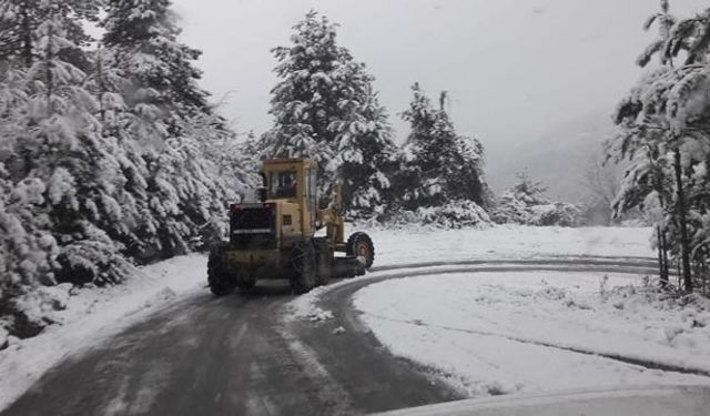 Zonguldak’ta 5 ilçede 112 köy yolu ulaşıma kapandı