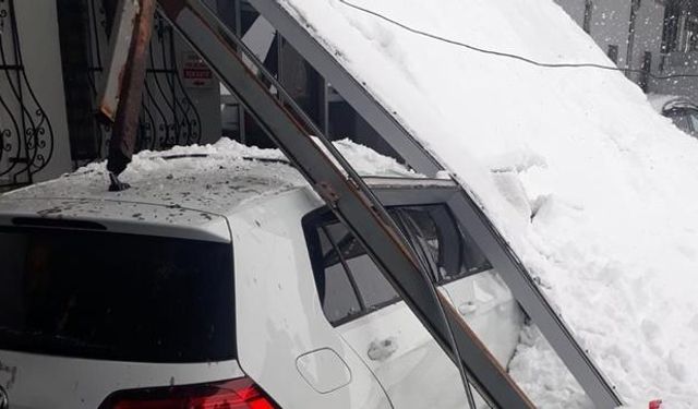 Hastane acilinin girişi çöktü!