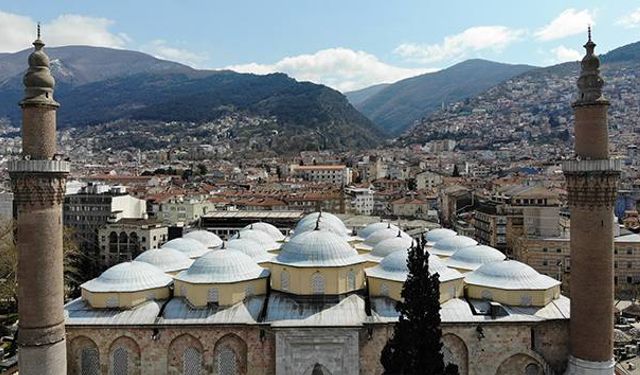 Ulu Cami'ye Ramazan mahyası asıldı