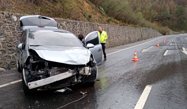 Kozlu'da trafik kazası:2 yaralı