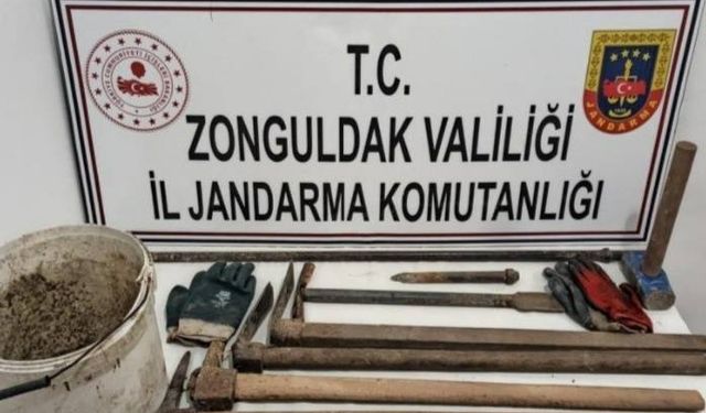 Kaçak kazı yapan 4 şüpheliye jandarma baskını...