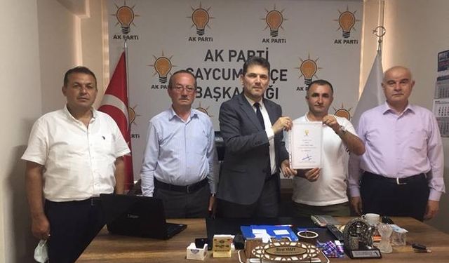 Ak Parti Çaycuma ilçe Başkanı Yiğit'ten Çelik'e plaket...