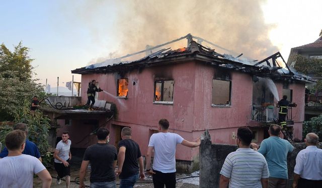 Tüp patladı, ev küle döndü...