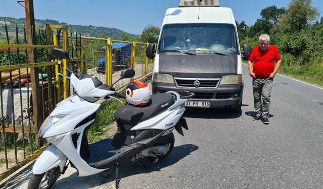 Motosiklet yol kenarındaki kamyonete çarptı: 1 yaralı!