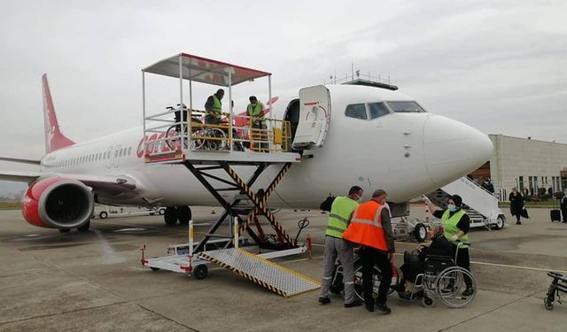 Zonguldak Havaalanına engelliler için hidrolik lift...