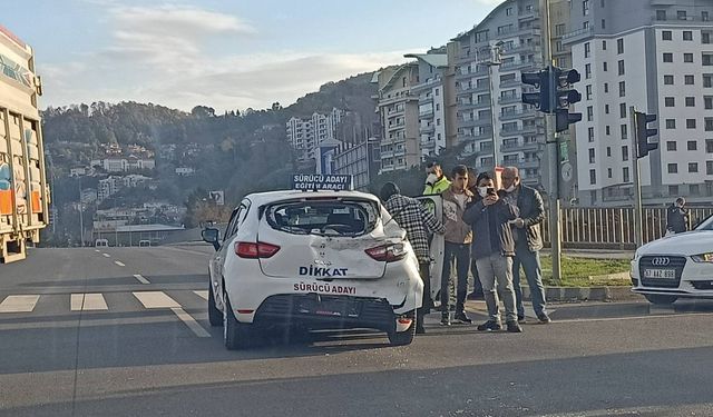 Son Dakika! Kozlu ışıklarda sürücü adayı kazası!