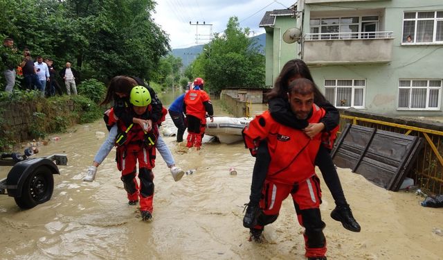 AFAD, Batı Karadeniz’de meydana gelen aşırı yağışlardaki son durumu açıkladı