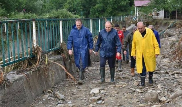 Zonguldak Valisi Tutulmaz, sel bölgesinde incelemelerde bulundu...