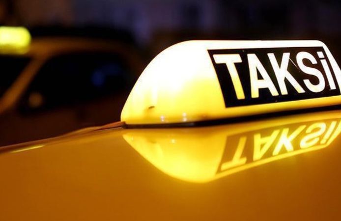 Zonguldak'ta Alkollü Şahıs Taksi Durağını Bastı!