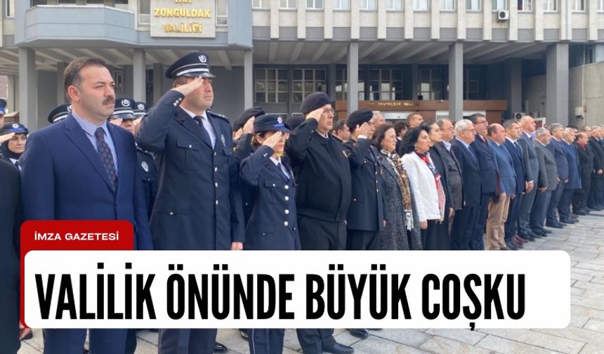 24 Kasım Öğretmenler günü kapsamında Valilik binası önünde tören düzenlendi.