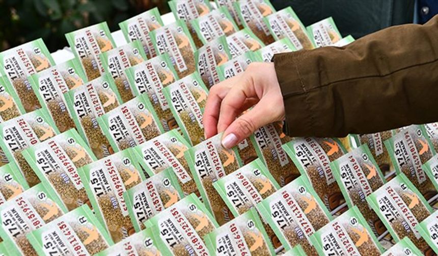 Yılbaşı çekilişinde büyük ikramiye tam bilete çıkması durumunda sahibine 400 milyon TL kazandıracak.