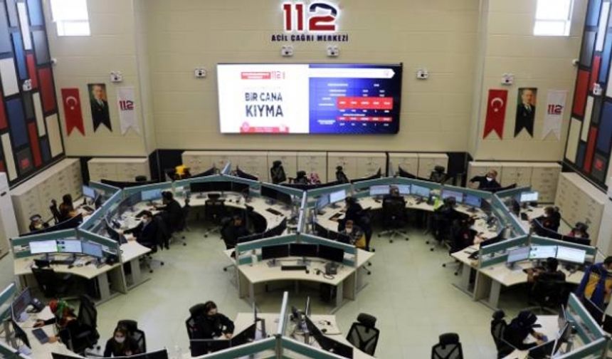 112 Acil Çağrı Merkezi çalışanları.