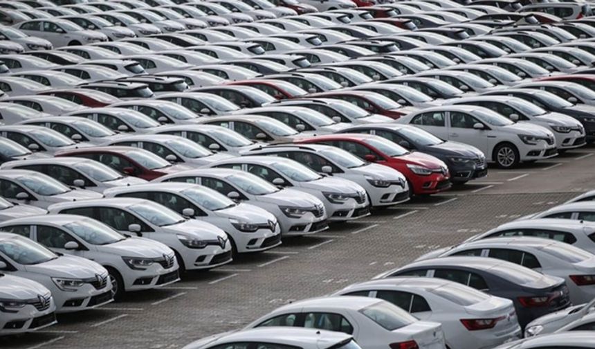 Araç sahipleri için en önemli kriterlerden biri, uzun ömürlü ve az sorun çıkaran bir otomobile sahip olmaktır. Sanayiye gitme sıklığı araç tercihlerinde belirleyici bir rol oynarken, bazı markalar bu konuda öne çıkıyor. Yüksek performans, dayanıklılık ve düşük arıza oranlarıyla bilinen otomobiller, kullanıcılarına yıllarca sorunsuz bir sürüş deneyimi sunuyor. Peki, en az bozulan otomobiller hangileri? 