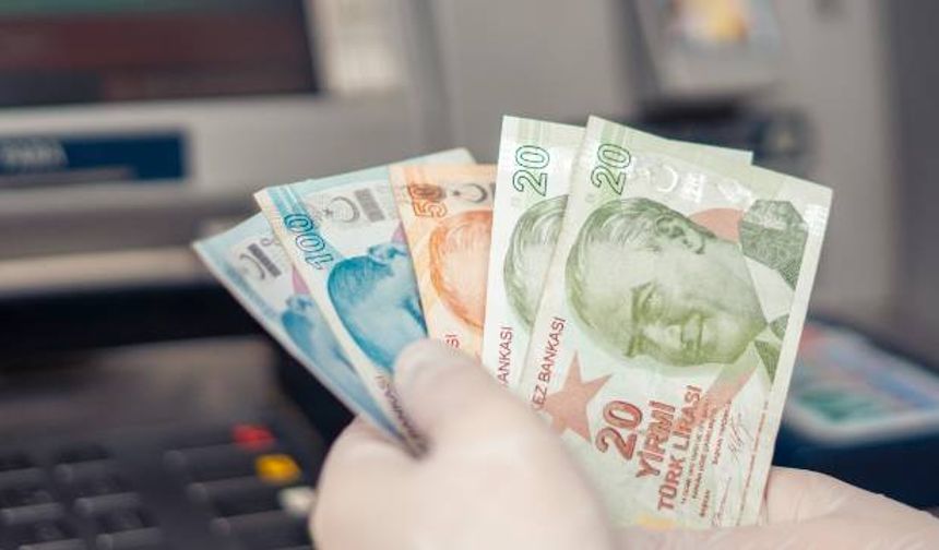 Ziraat Bankası – SGK Emeklilerine 12.000 TL’ye Kadar Promosyon
Emekli Sandığı, SSK ve Bağ-Kur emeklilerine özel promosyon fırsatları devam ediyor.
