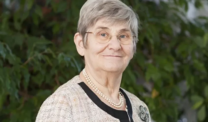 Prof. Dr. Canan Karatay, balığın bayat olup olmadığını anlamak için dikkat edilmesi gereken birkaç basit yöntem olduğunu belirtti.