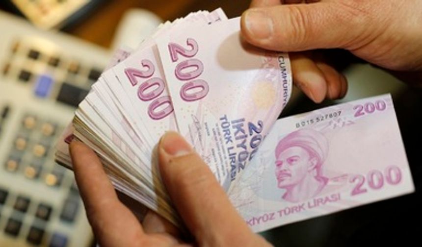 DenizBank
DenizBank, yeni müşterilere 3 ay vadeli %0 faizli 20.000 TL kredi imkanı tanıyor. Ayrıca, yine %0 faizle 3 ay vadeli 25.000 TL taksitli nakit avans seçeneği sunuyor. Bu sayede müşteriler toplamda 45.000 TL'lik faizsiz finansman desteği alabiliyor.
Enpara
Enpara, yeni müşterilere 6 ay vadeli %0 faizli 50.000 TL kredi imkanı sunarak öne çıkıyor. Özellikle yüksek miktarda nakde ihtiyaç duyan yatırımcılar için cazip bir seçenek.