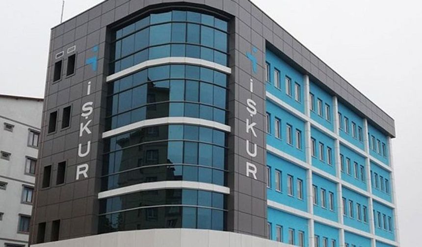 İŞKUR Profili Nasıl Oluşturulur?
İŞKUR profili oluşturmak için, İŞKUR’un resmi internet sitesi olan iskur.gov.tr adresine girilmesi gerekmektedir. Siteye giriş yaptıktan sonra, “İnternet Şubesi” bölümüne tıklanmalı, ardından "E-Devlet Şubesi"ne geçilmelidir. Bu sayfa üzerinden, “İş Arayan” bölümüne tıklanarak “Üye Ol” kısmı seçilmelidir. Üyelik için gerekli bilgilerin doğru ve eksiksiz bir şekilde girilmesi gerekmektedir.
