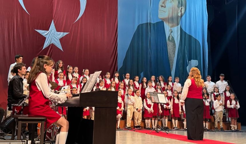 Çaycuma’da 23 Nisan coşkusu çocuk korosuyla taçlandı…
