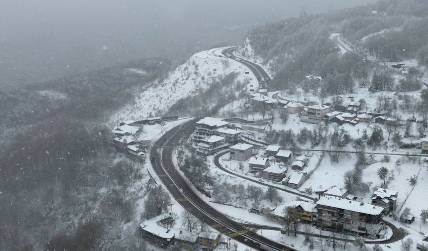 Bolu Dağı beyaz örtüyle kaplandı