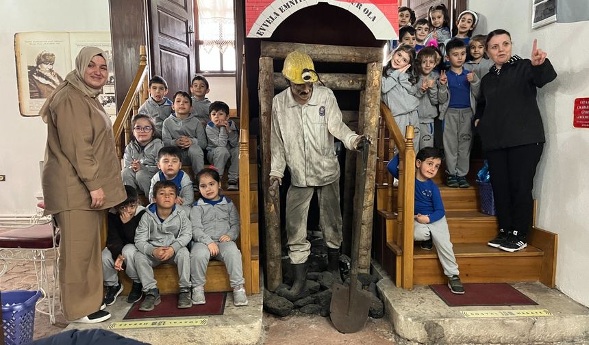 ÇOCUKLAR, BELEDİYE MÜZELERİNDE EĞLENDİ